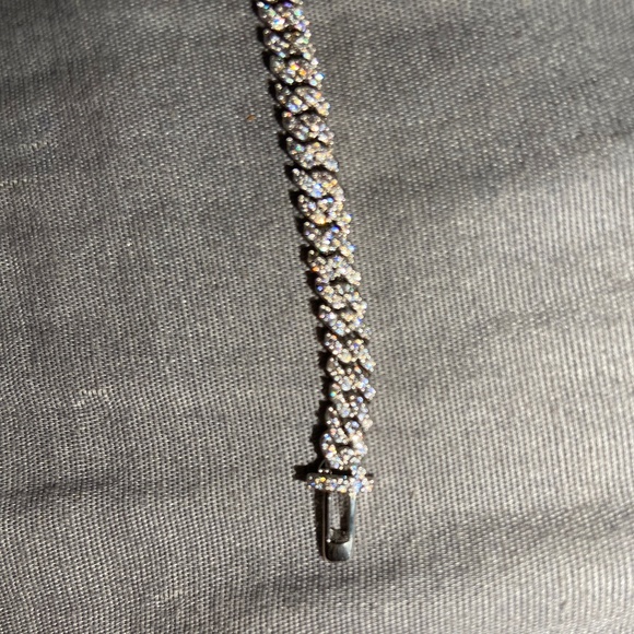 Micro Diamond Prong Link Bracelet - White Gold - Picture 5 of 5